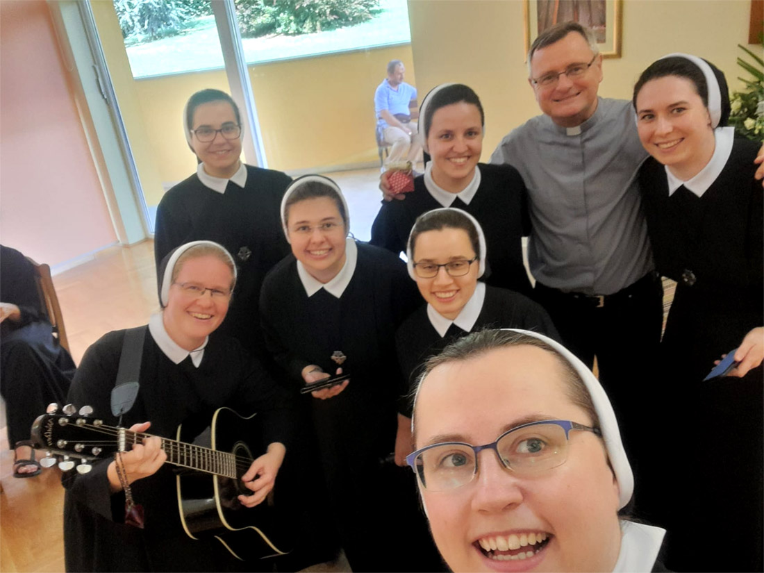 www.monfortanci.com - Misionari Monfortanci - Družba Marijina